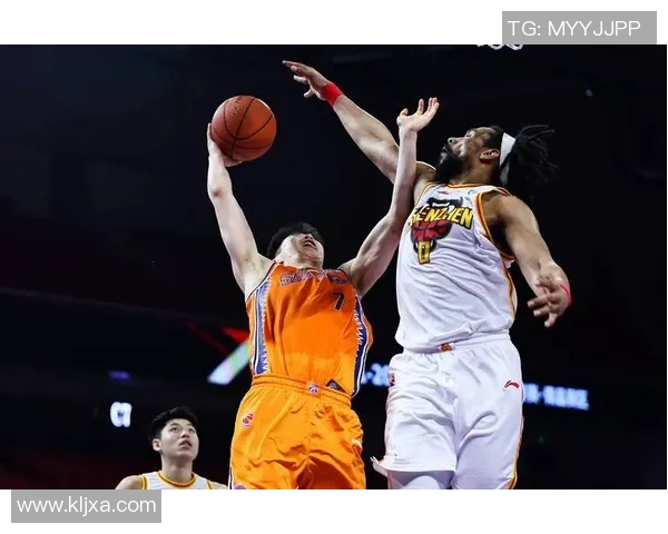 赛后分析:深圳羽毛球队与上海羽毛球队的战术意识与表现对比 赛后分析:深圳羽毛球队与上海羽毛球队的战术意识与表现对比