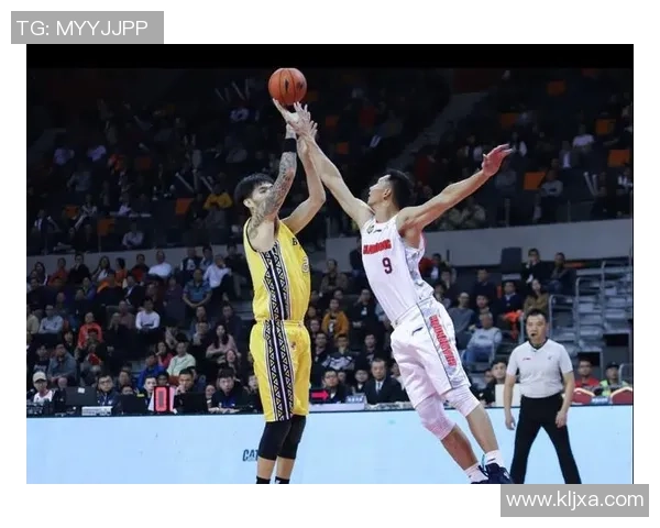 赛后分析:上海羽毛球队与北京羽毛球队的团队协作与战术对比 赛后分析:上海羽毛球队与北京羽毛球队的团队协作与战术对比