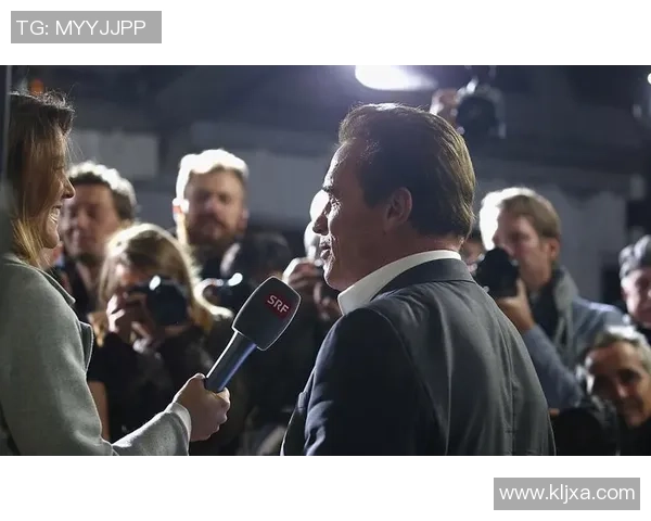 足球场上的传奇人生:一位明星球员的成长与奋斗之路 足球场上的传奇人生:一位明星球员的成长与奋斗之路