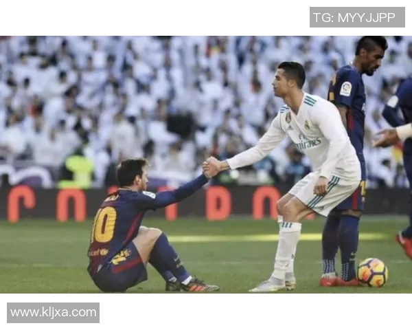 足球明星与小粉丝的温馨邂逅感动全场的瞬间