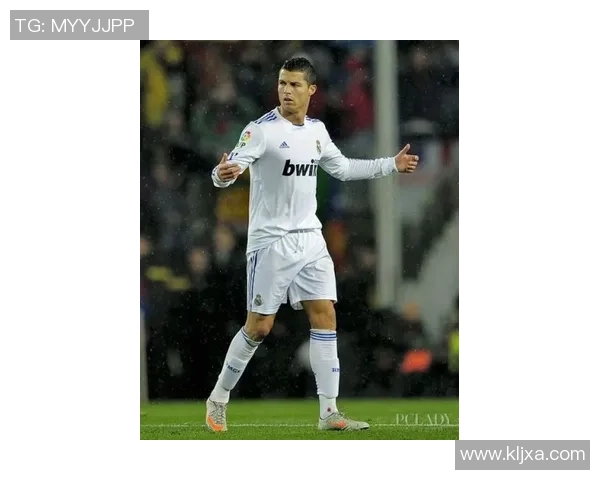 足球明星尼尔的职业生涯与成就揭秘及其对足球的影响分析 足球明星尼尔的职业生涯与成就揭秘及其对足球的影响分析