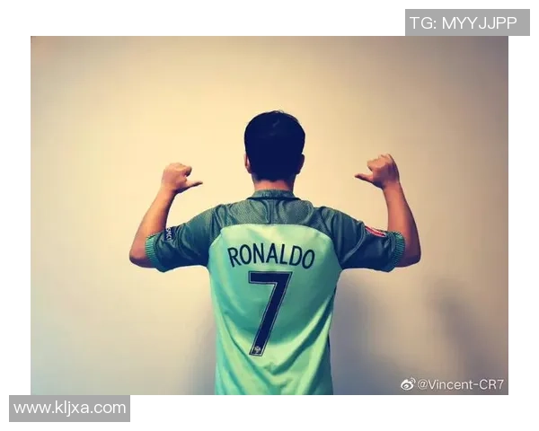 足球明星漫画转场视频带你领略绿茵场上的精彩瞬间与传奇故事 足球明星漫画转场视频带你领略绿茵场上的精彩瞬间与传奇故事